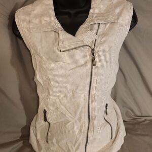 Women's White Sleeveless Jacket